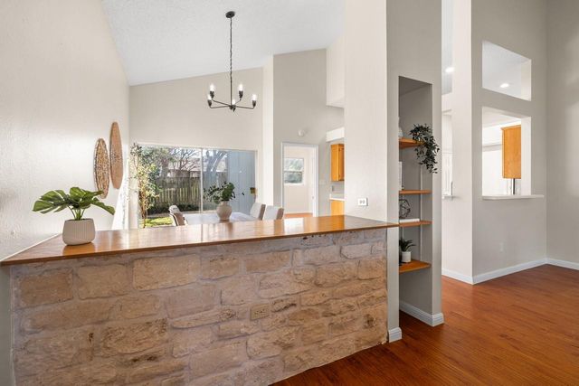 2211 Tanglevine DR, Austin, TX 78748