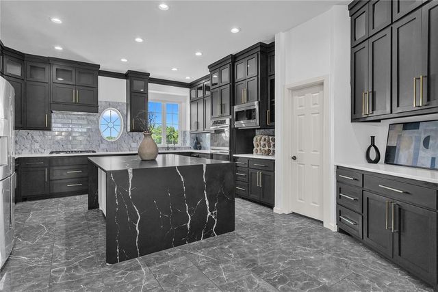 3100 Freeman Manor Drive, Jones, OK 73049