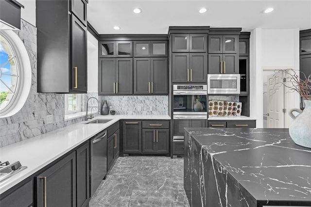 3100 Freeman Manor Drive, Jones, OK 73049