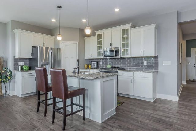 8629 McGovern Sw, Byron Twp, MI 49315