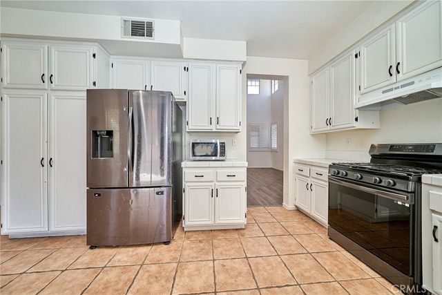 14729 Foxfield Lane, Fontana, CA 92336