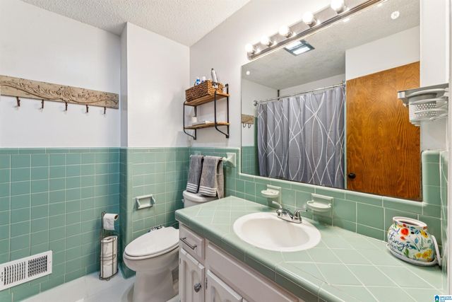 1066 SUNNY DELL LANE, Bessemer, AL 35023