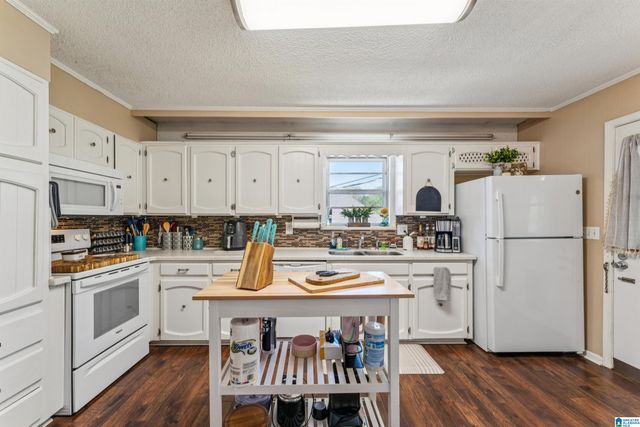 1066 SUNNY DELL LANE, Bessemer, AL 35023