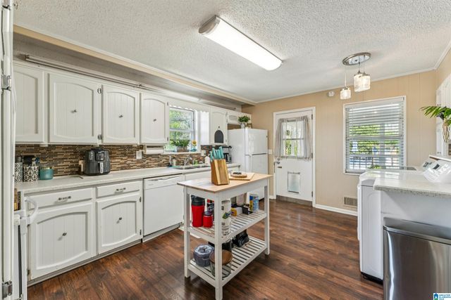 1066 SUNNY DELL LANE, Bessemer, AL 35023
