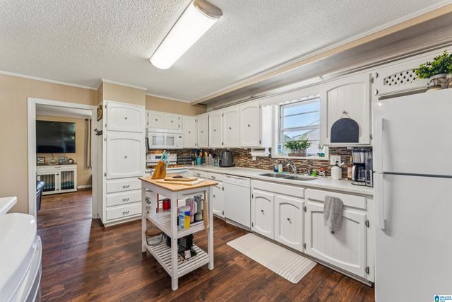 1066 SUNNY DELL LANE, Bessemer, AL 35023