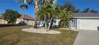 901 SW 11TH PL, Cape Coral, FL 33991