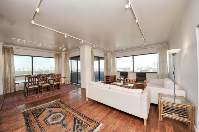 5000 Montrose Boulevard 14H, Houston, TX 77006