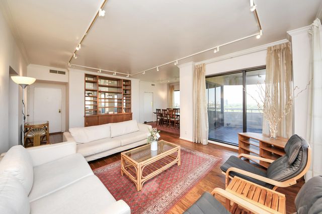 5000 Montrose Boulevard 14H, Houston, TX 77006