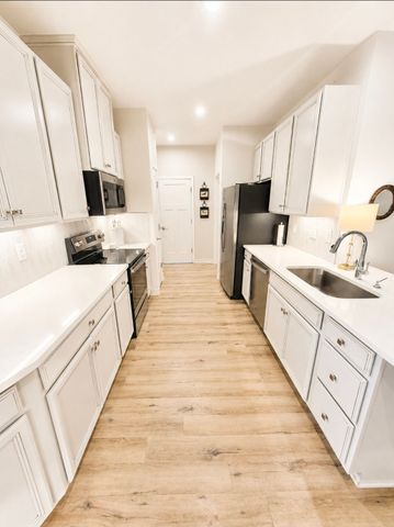385 S Downs Cir, Goodlettsville, TN 37072
