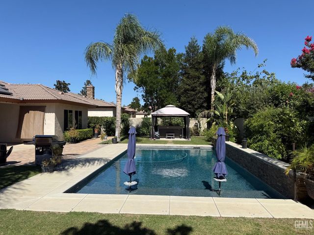 12417 Locksley Drive, Bakersfield, CA 93311