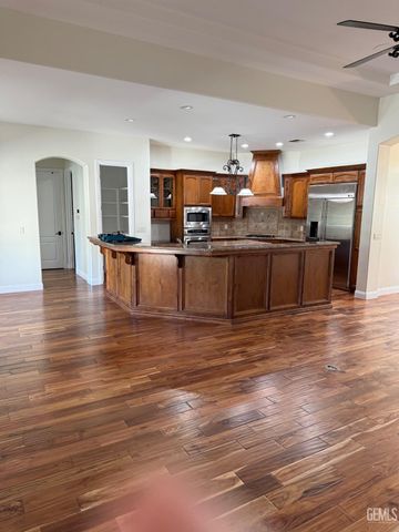 12417 Locksley Drive, Bakersfield, CA 93311