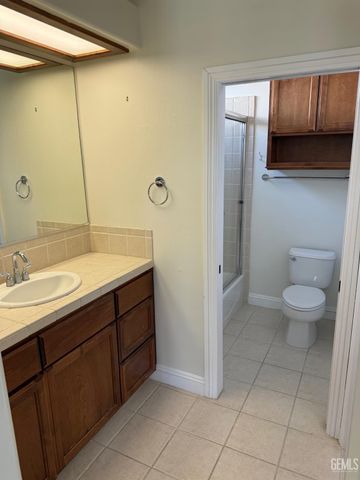 12417 Locksley Drive, Bakersfield, CA 93311