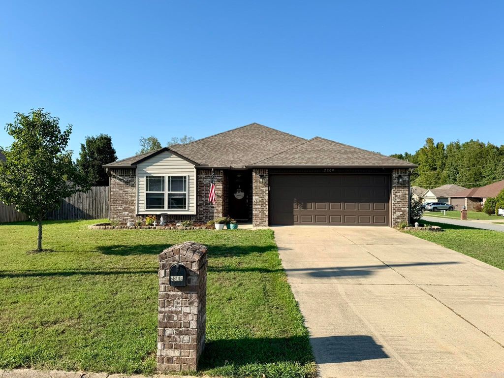2209 San Luis Boulevard, North Little Rock, AR 72118
