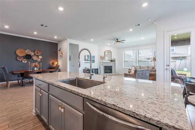 6321 Sawtooth Drive, League City, TX 77573