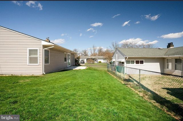 49 MISTLETOE LN, Levittown, PA 19054