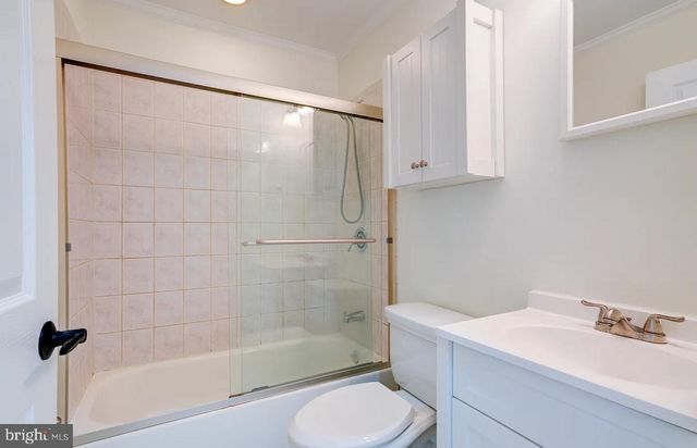 49 MISTLETOE LN, Levittown, PA 19054
