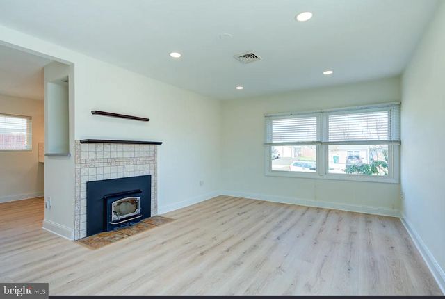 49 MISTLETOE LN, Levittown, PA 19054