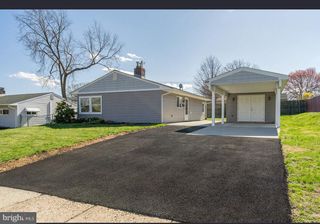 49 MISTLETOE LN, Levittown, PA 19054