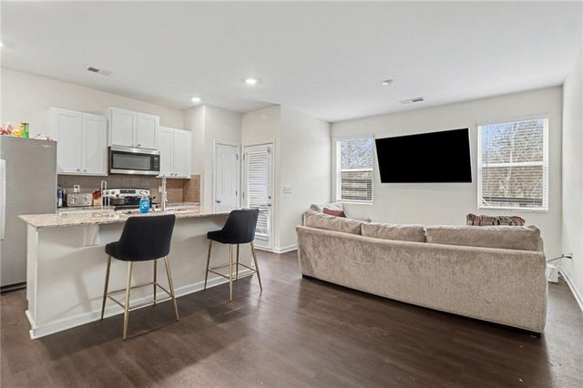 5699 Union Pointe Drive, Union City, GA 30291