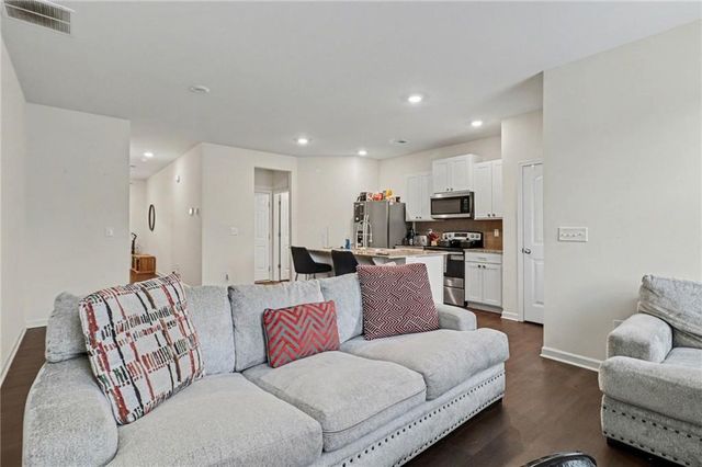 5699 Union Pointe Drive, Union City, GA 30291