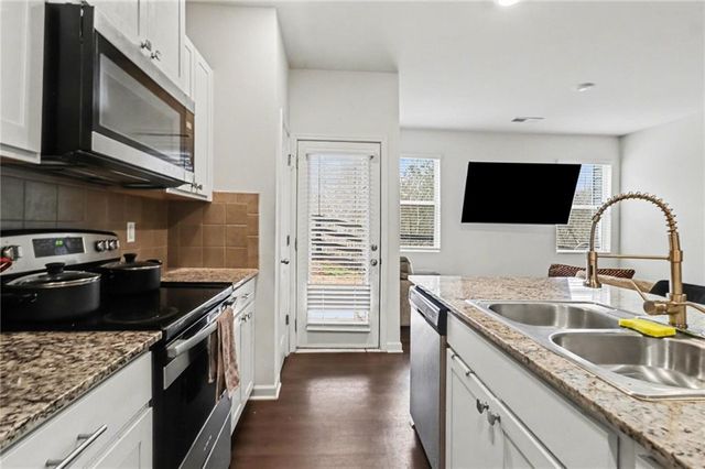 5699 Union Pointe Drive, Union City, GA 30291