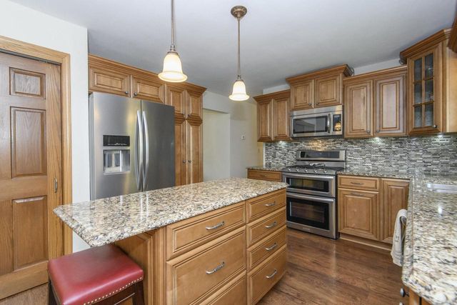 W164N9918 Robins WAY, Germantown, WI 53022