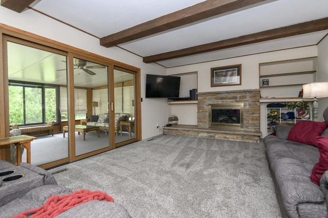 W164N9918 Robins WAY, Germantown, WI 53022