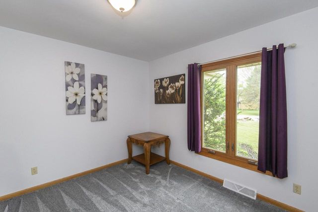 W164N9918 Robins WAY, Germantown, WI 53022