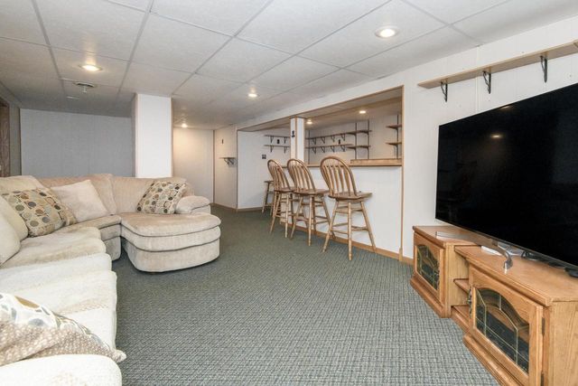 W164N9918 Robins WAY, Germantown, WI 53022