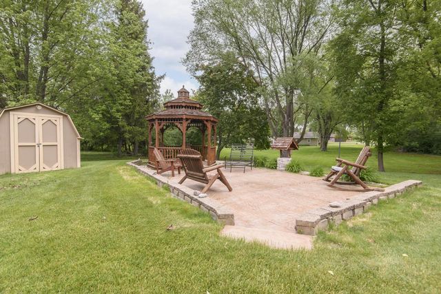 W164N9918 Robins WAY, Germantown, WI 53022