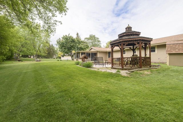 W164N9918 Robins WAY, Germantown, WI 53022