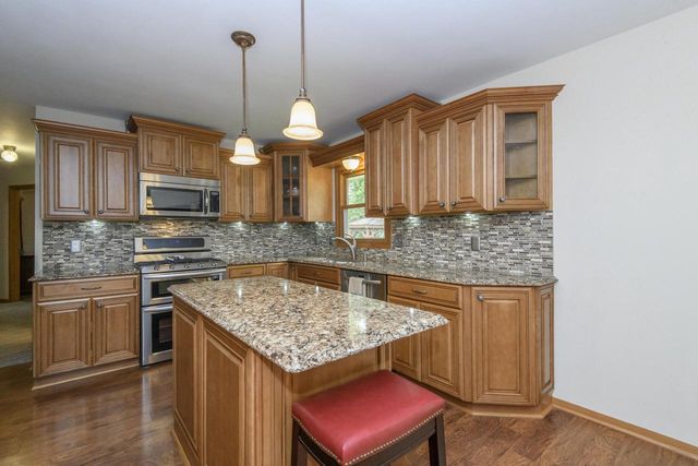W164N9918 Robins WAY, Germantown, WI 53022
