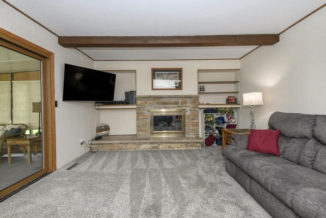W164N9918 Robins WAY, Germantown, WI 53022