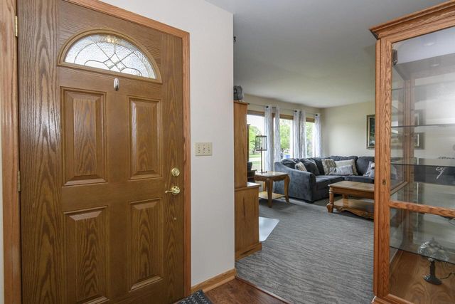 W164N9918 Robins WAY, Germantown, WI 53022