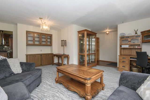 W164N9918 Robins WAY, Germantown, WI 53022