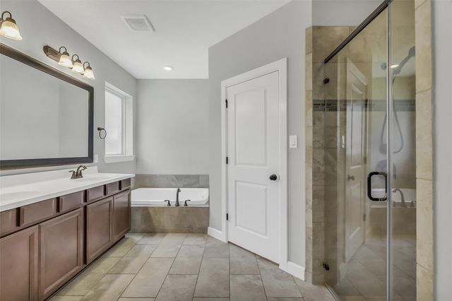 100 Castlegate Lane, Houston, TX 77065