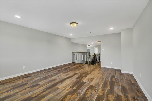 100 Castlegate Lane, Houston, TX 77065