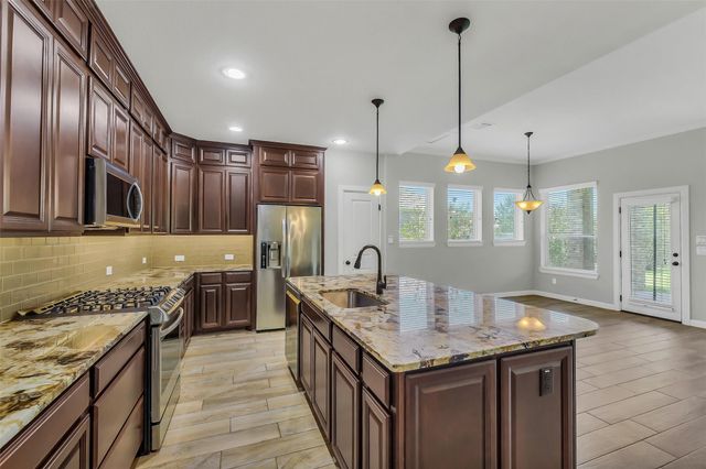 100 Castlegate Lane, Houston, TX 77065