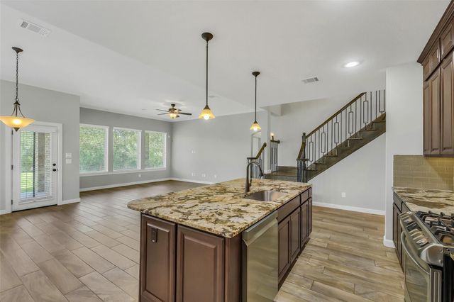 100 Castlegate Lane, Houston, TX 77065