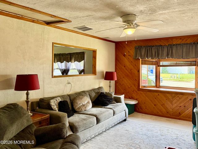 122 Beverly Drive, Barnegat, NJ 08005