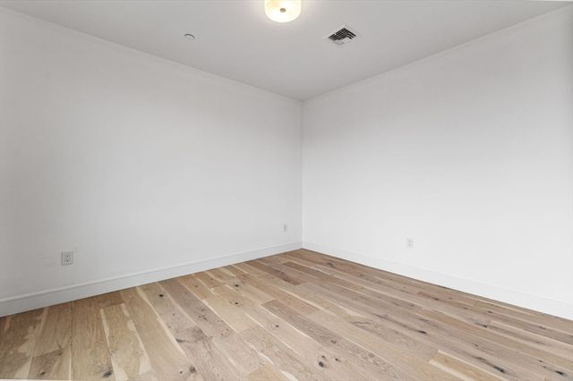 33 A St. 501, Boston, MA 02127