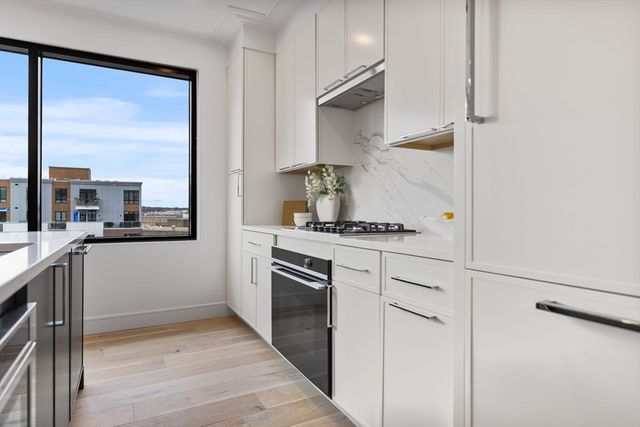 33 A St. 501, Boston, MA 02127