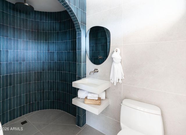 6511 E DREYFUS Avenue, Scottsdale, AZ 85254