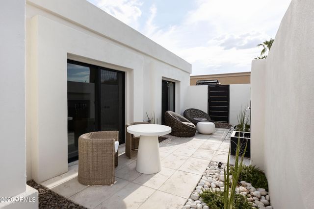 6511 E DREYFUS Avenue, Scottsdale, AZ 85254