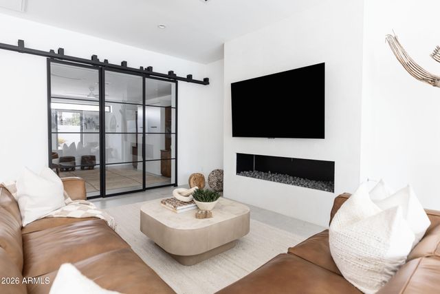 6511 E DREYFUS Avenue, Scottsdale, AZ 85254