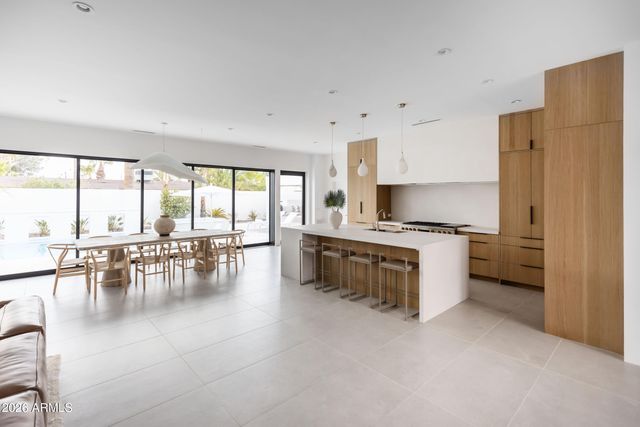 6511 E DREYFUS Avenue, Scottsdale, AZ 85254