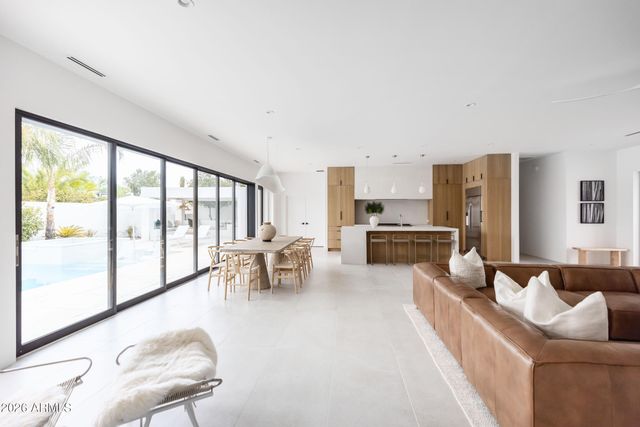 6511 E DREYFUS Avenue, Scottsdale, AZ 85254