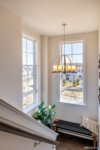 1 Brentwood Circle 1, Danbury, CT 06810