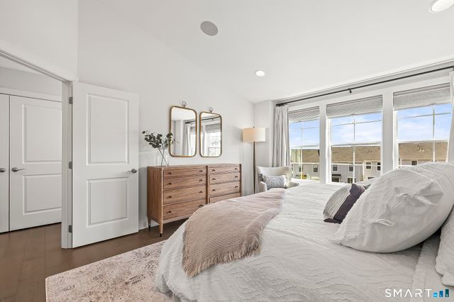 1 Brentwood Circle 1, Danbury, CT 06810