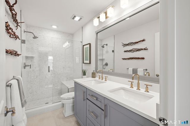 1 Brentwood Circle 1, Danbury, CT 06810